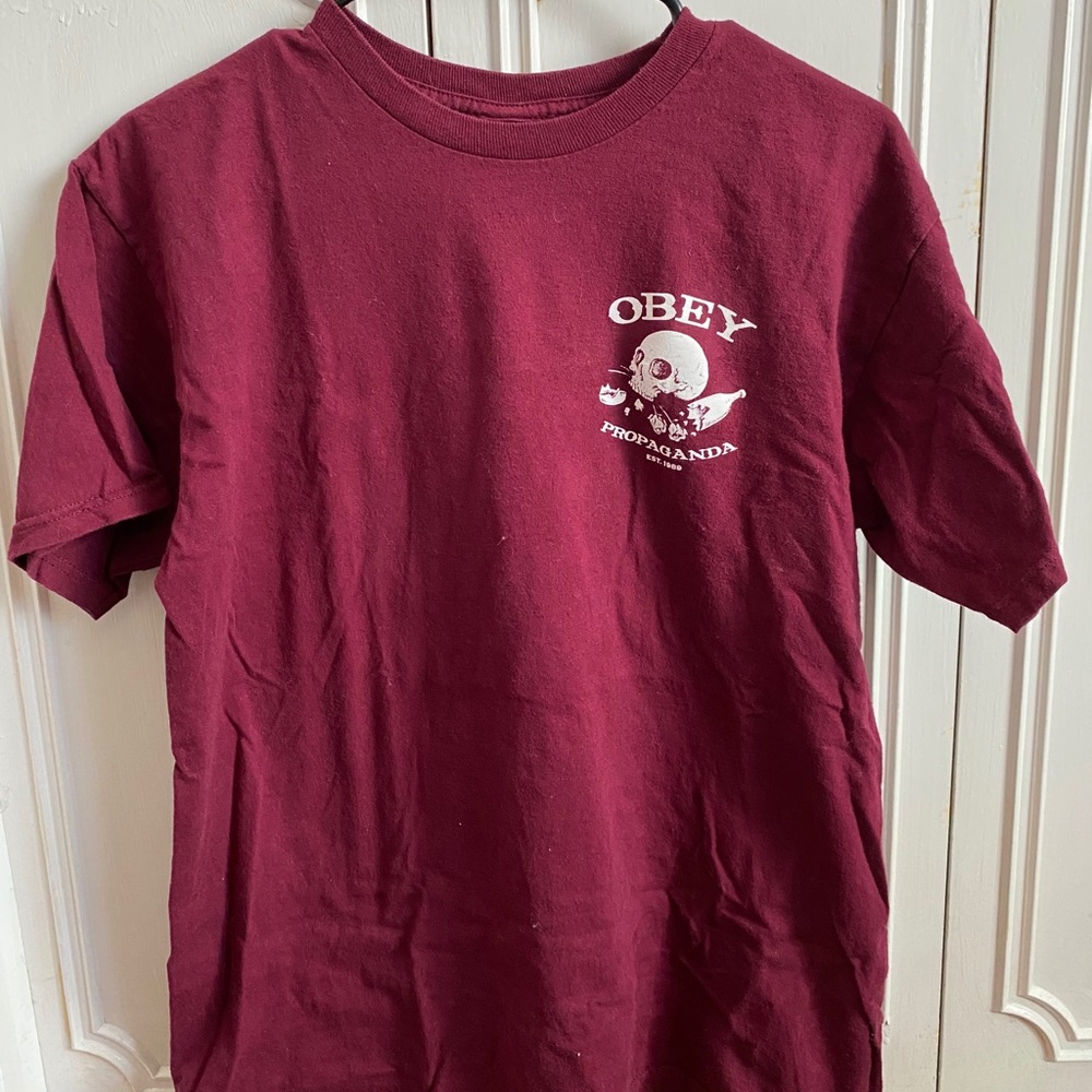 OBEY maroon t-shirt size M